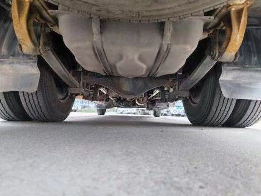 23 zitplaatsen Gebruikte bus met handgeschakelde vergrendelingsraam