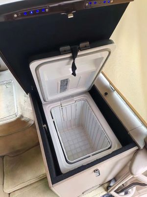 23 zitplaatsen Gebruikte bus met handgeschakelde vergrendelingsraam