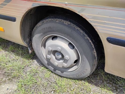 Golden Dragon tweedehands tour bus 22 zitplaatsen voorbezitten bussen met airconditioning