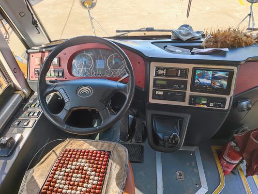 34 zitplaatsen YuTong tweedehands schoolbus Dieselbrandstof met V6 motor
