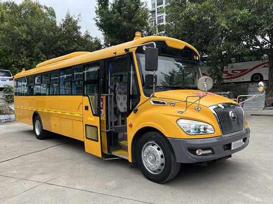 Gele schoolbussen 46 zitplaatsen Gebruikte bussen met handgestuur