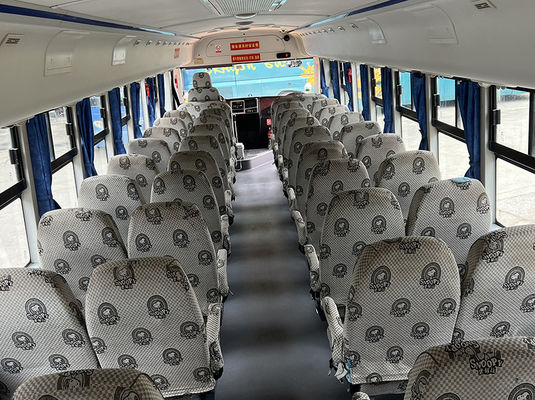 Gele schoolbussen 46 zitplaatsen Gebruikte bussen met handgestuur