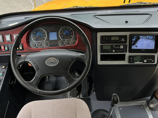 Gele schoolbussen 46 zitplaatsen Gebruikte bussen met handgestuur