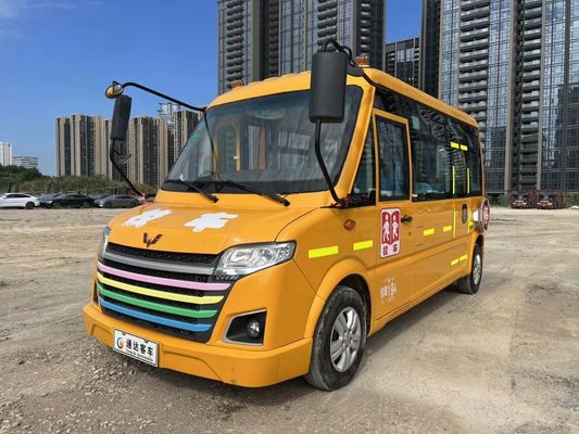 Wuling 19 zitplaatsen Gebruikte schoolbussen Benzine Brandstof Vernieuwde schoolbus