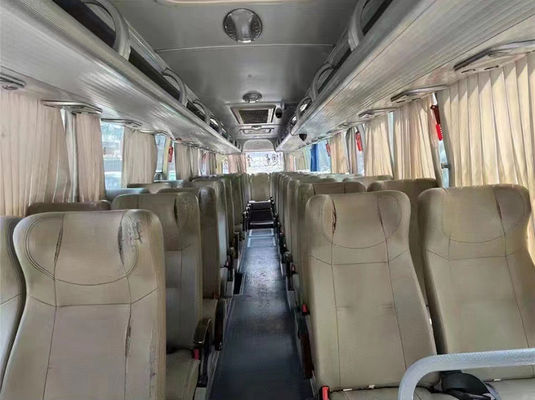 Duurzame gebruikte Yutong-bussen 47 zitplaatsen LHD tweedehands toerbus met 2 deuren
