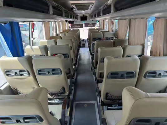 Duurzame gebruikte Yutong-bussen 47 zitplaatsen LHD tweedehands toerbus met 2 deuren