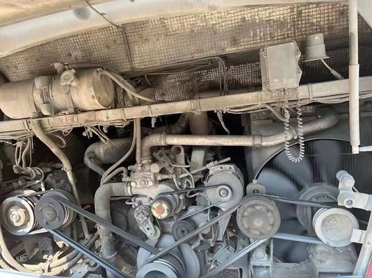 Duurzame gebruikte Yutong-bussen 47 zitplaatsen LHD tweedehands toerbus met 2 deuren