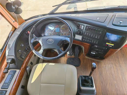 Tweedehands Yutong 51 zitplaatsen bus, Euro 5 LHD Diesel Gebruikte toeristenbus