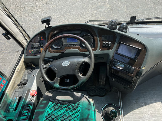 Dieselgebruikte toeristenbus 37 zitplaatsen 2 deuren LHD Euro 4 met handgeschakelde transmissie