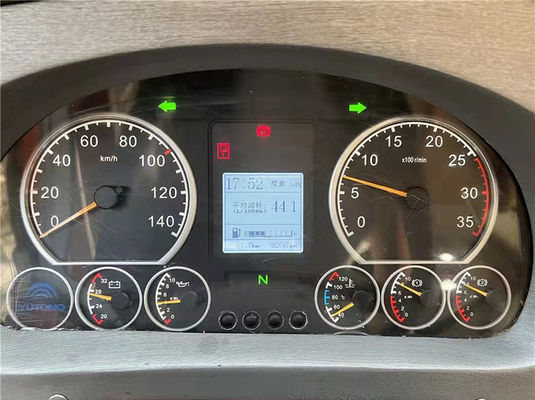 2017 Yutong 46 zitplaatsen Gebruikte luxe autocars Euro 5 Linksgestuurd Diesel