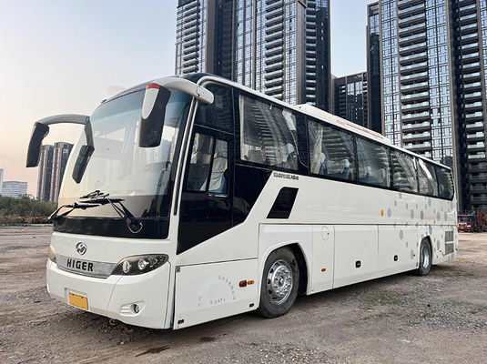Witte grote gebruikte passagiersbus met 47 zitplaatsen
