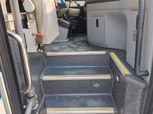 2 deuren Gebruikte linksafrijdende bussen Diesel aangedreven 47 zitplaatsen Gebruikte passagiersbus