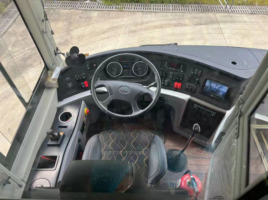 48 zitplaatsen Gebruikte bussen Handgeschakelde transmissie Grote afmetingen