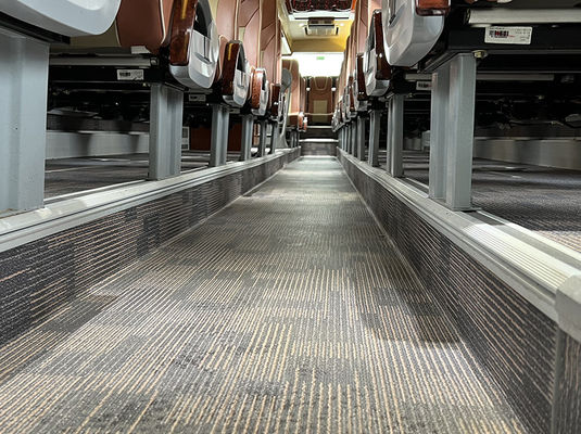 Handmatig gebruikte dieselbussen, 50 zitplaatsen bus tweedehands ISO gecertificeerd