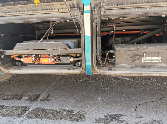 LHD Yutong tweedehands luxe bus 31 zitplaatsen met automatische transmissie