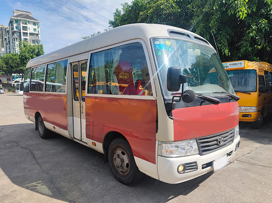 23 zitplaatsen Toyota Coaster tweedehands toerbus met handgeschakelde versnellingsbak