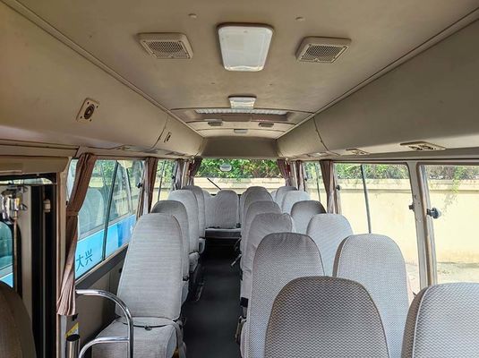 20 zitplaatsen Tweedehands Toyota Bus 120 km/h LHD Tweedehands Linksgestuurde Bus
