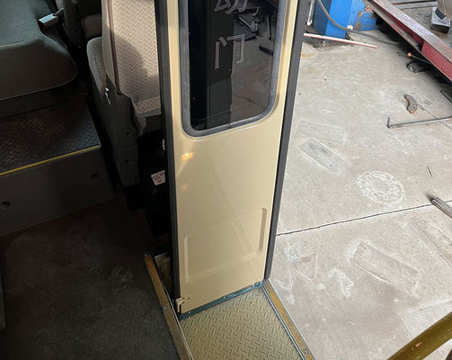 23 zitplaatsen Gebruikte bus 7m Benzine Gebruikte minibus