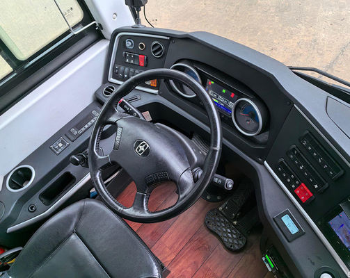 Yaxing LHD 48 zitplaatsen Gebruikte coachbus Dieselbrandstof Maximale snelheid 100 Km/H Rijbus