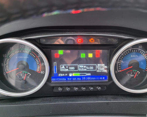 48 zitplaatsen lange koets met een maximale snelheid van 100 km/h en handgeschakeld model