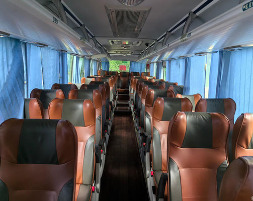 Yaxing LHD 48 zitplaatsen Gebruikte coachbus Dieselbrandstof Maximale snelheid 100 Km/H Rijbus