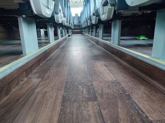 Dieselcoach Bussen Euro 5 Gebruikte toeristenbus Verplaatsing LHD Stuurpositie 12m