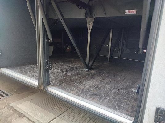 Dieselcoach Bussen Euro 5 Gebruikte toeristenbus Verplaatsing LHD Stuurpositie 12m