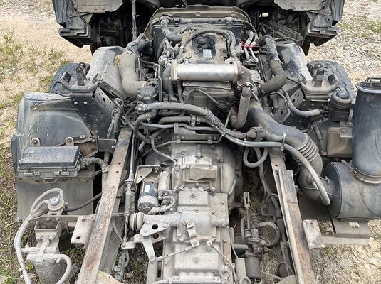 Isuzu gebruikte vrachtwagen vrachtwagen 4KH1 Dieselmotor vrachtwagen met 2 deuren voor zwaar vervoer