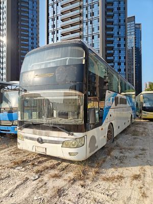 Tweedehands bussen van anderhalve verdieping met 57 tot 59 zitplaatsen.